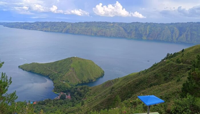 Wisata Gratis Bukit Dona Danau Toba, Keindahannya cocok untuk wisatawan yang Intagramble