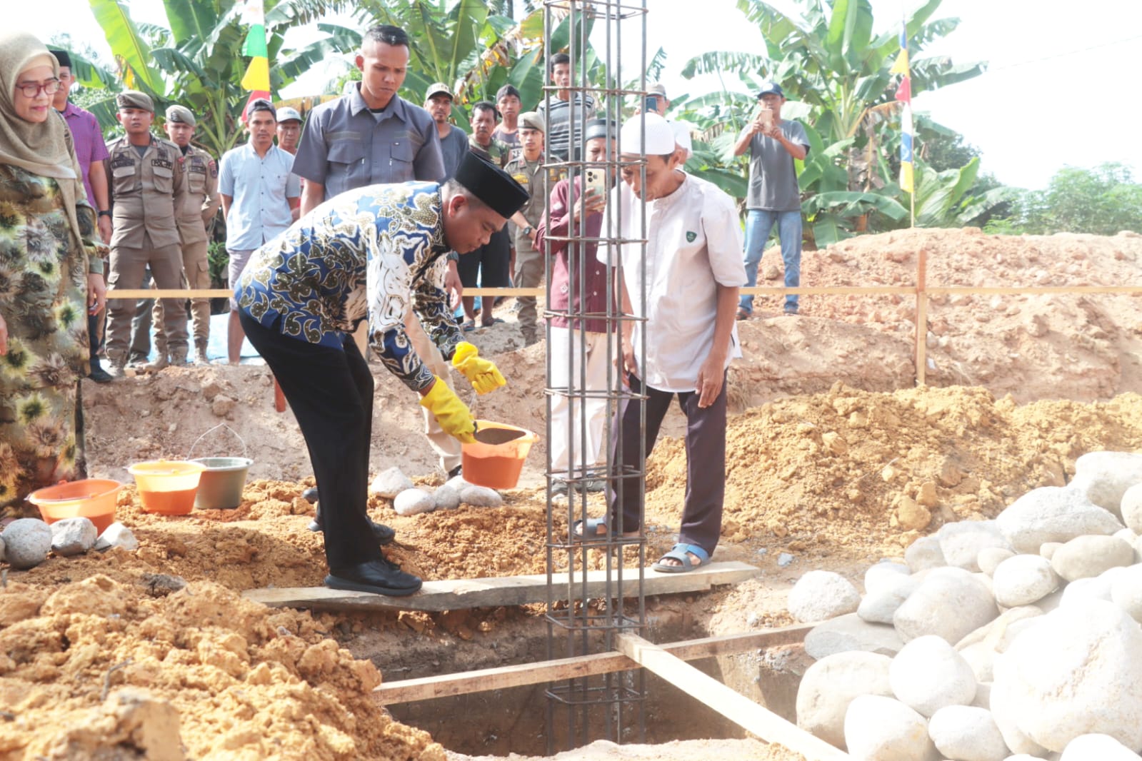 Peletakan Batu Pertama Pembangunan Masjid Nurusalam Komitmen Religius Bupati Sergai