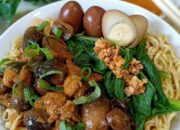 Yang Doyan Makan, Ini Rekomendasi Mie Ayam di Medan Gurih, Nikmat dan Menggugah Selera