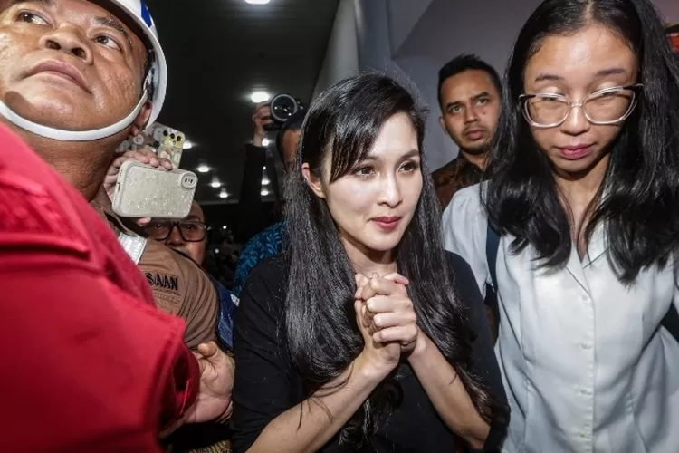 Sandra Dewi Bakal Susul Suami, Lemas Usai Jalani Pemeriksaan