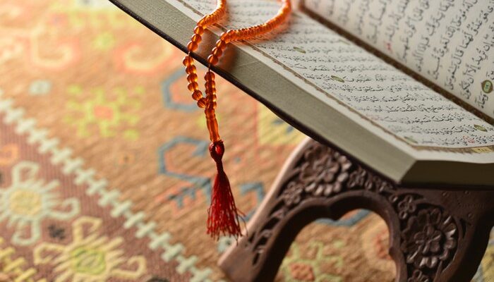 Bacaan dan Keutamaan Ayat Seribu Dinar dalam Al-Qur’an