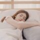 Tidur Miring Kiri atau Kanan? Ini Posisi Terbaik Menurut Ahli