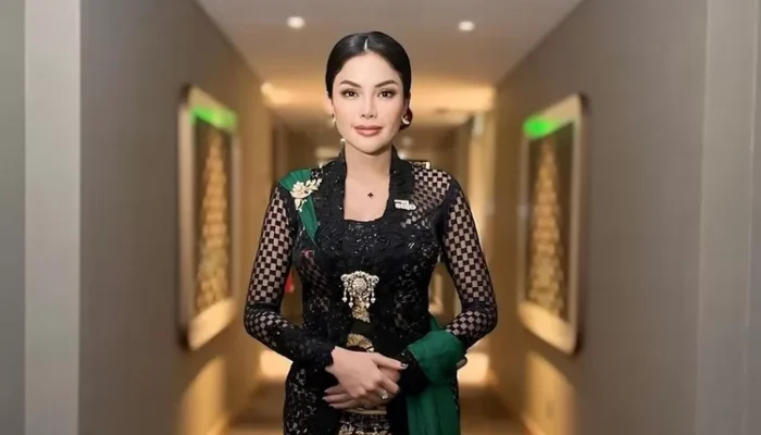 Nikita Mirzani berbagi pengalaman dari kisah cinta yang terluka