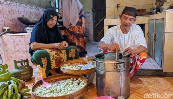 Sehari Nabung 1000 rupiah, penjual cilok di Trenggalek akhirnya bisa naik haji