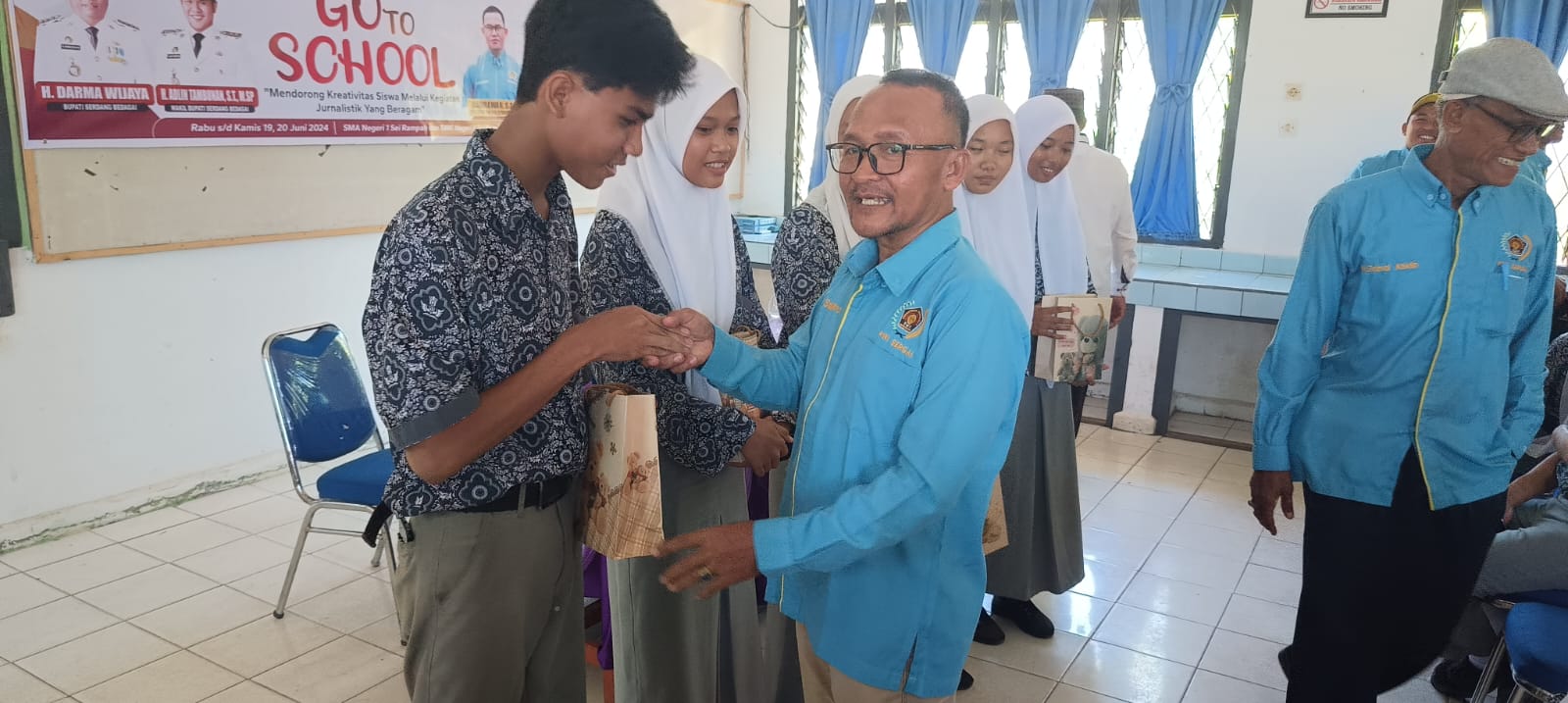 PWI Sergai Gelar Journalist Goes to School