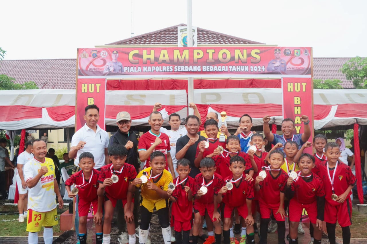 Tutup Turnamen Sepak Bola U12 Polres Sergai, Kapolres: Olahraga Jauhkan Generasi Muda Dari Narkoba