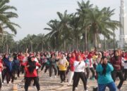 Bupati Sergai Ajak Masyarakat Hidup Sehat Lewat Senam Bersama di Alun Alun