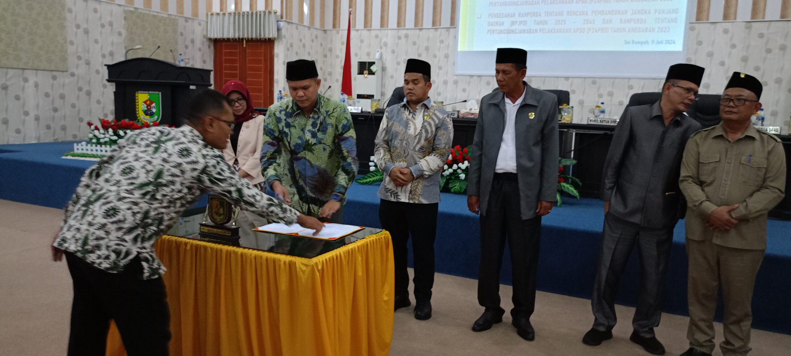 DPRD Sergai Sahkan Ranperda P2APBD TA 2023, Pengesahan RPJPD 2025-2045 Ditunda