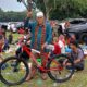 Kakek 77 Tahun Raih Sepeda dari Turnamen Sepakbola Sergai