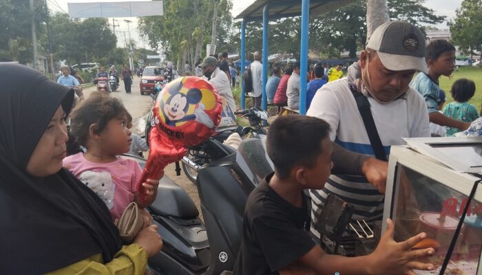 Berkah Turnamen Sepakbola Piala DAMBAAN, Pedagang Bakso Bakar Akui 1 Jam Habis 600 Tusuk