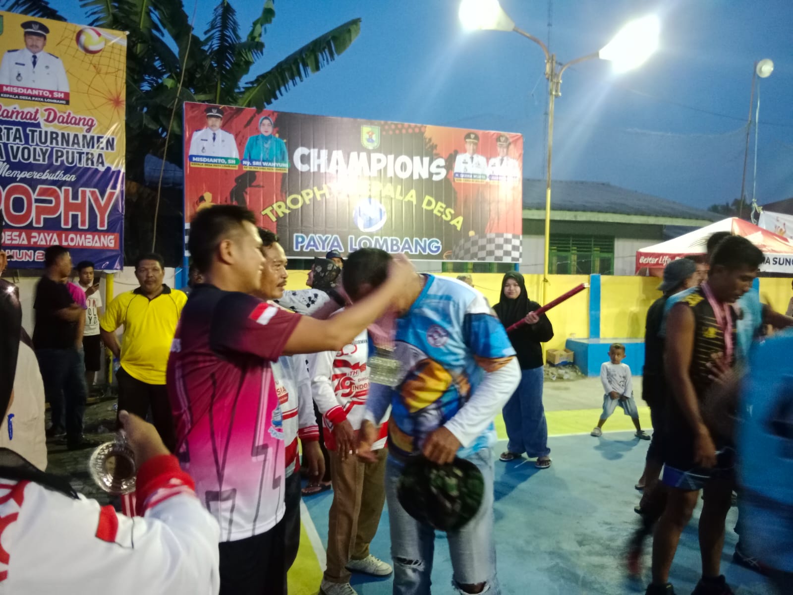 Paya Lombang B Juarai Turnamen Voli, Wakil Bupati Apresiasi Semangat Juang Atlet
