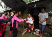 Ibu Histeris Cari Anak Hilang Terseret Banjir Tebing Tinggi, Tim SAR Berjibaku