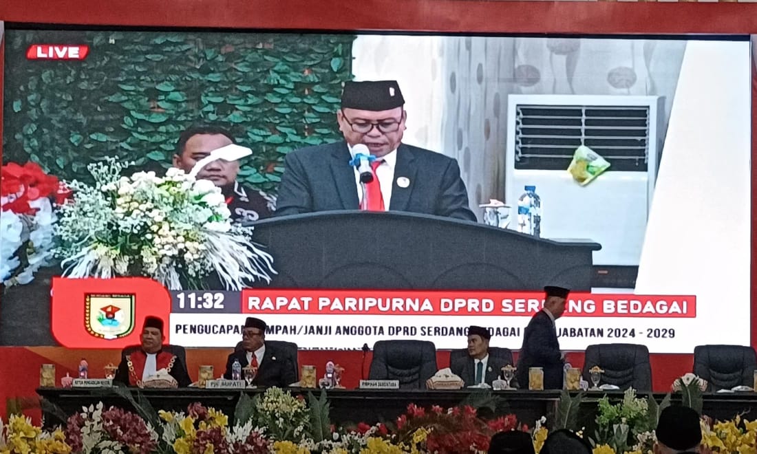 45 Anggota DPRD Sergai Dilantik, Togar Situmorang Pimpin Sementara
