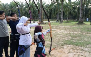 Warga Manfaatkan Alun-Alun Sergai Tempat Pembinaan Olahraga Panahan