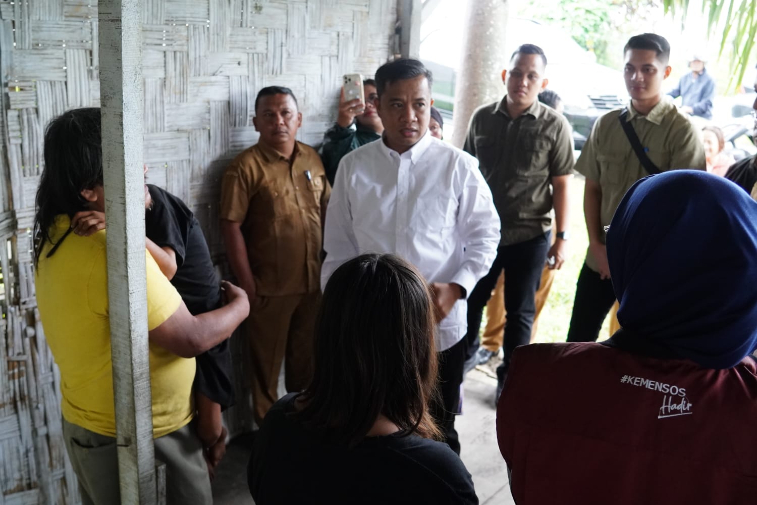 Pemkot Tebing Tinggi Tindak Cepat Bantu Keluarga Terlantar di Kolong Jembatan