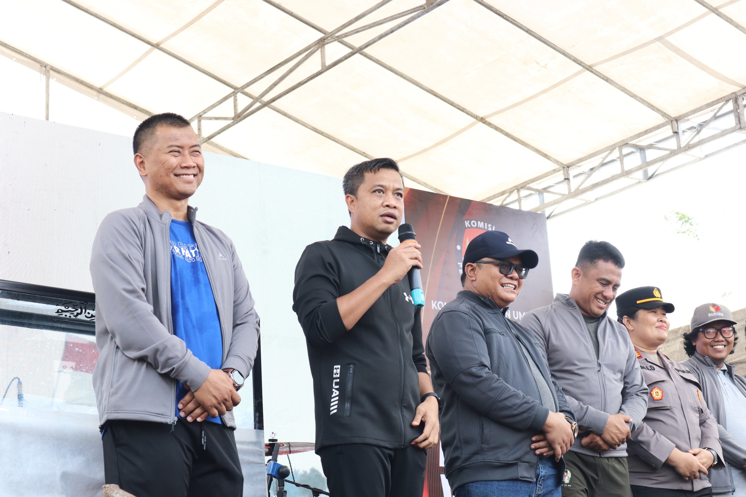 Sukseskan Pilkada, Pj. Walikota Tebing Tinggi Ikuti Fun Walk, Sosialisasi Bersama KPU dan Forkopimda