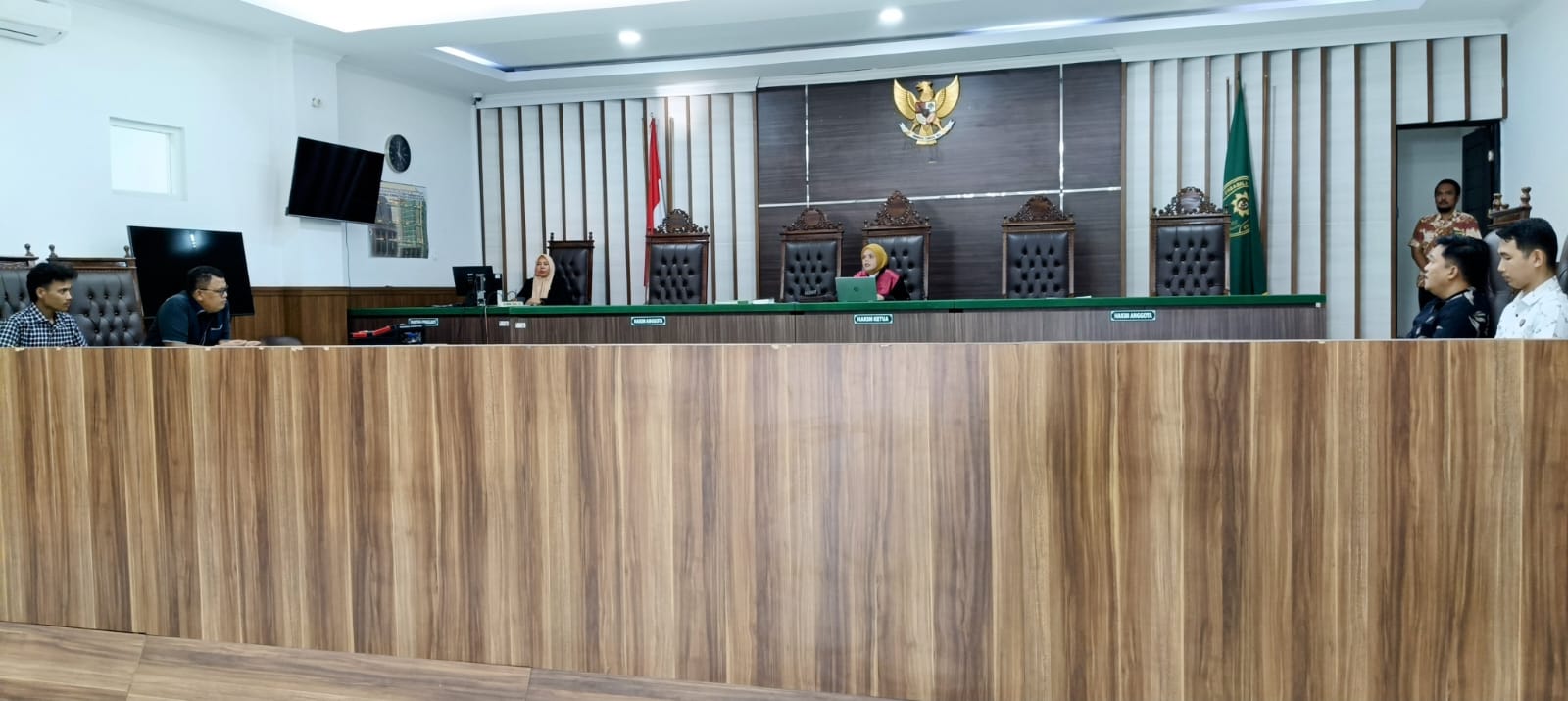 Hakim PN Tolak Gugatan Praperadilan, Massa Geruduk Kejari, Kasi Intel Tegaskan Kejaksaan Bekerja Profesional Tanpa Intimidasi
