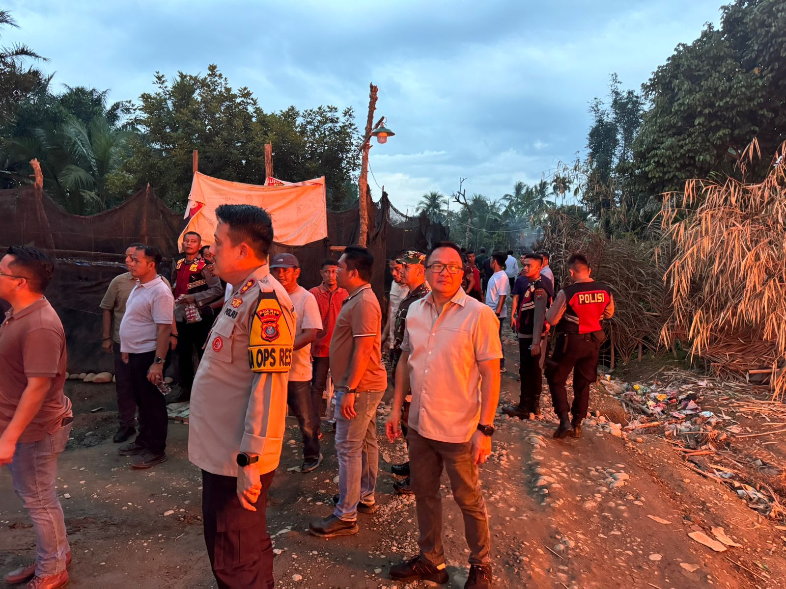 300 Personel Gabungan Gerebek Sarang Narkoba di Deli Serdang dan Langkat, 40 Orang Positif