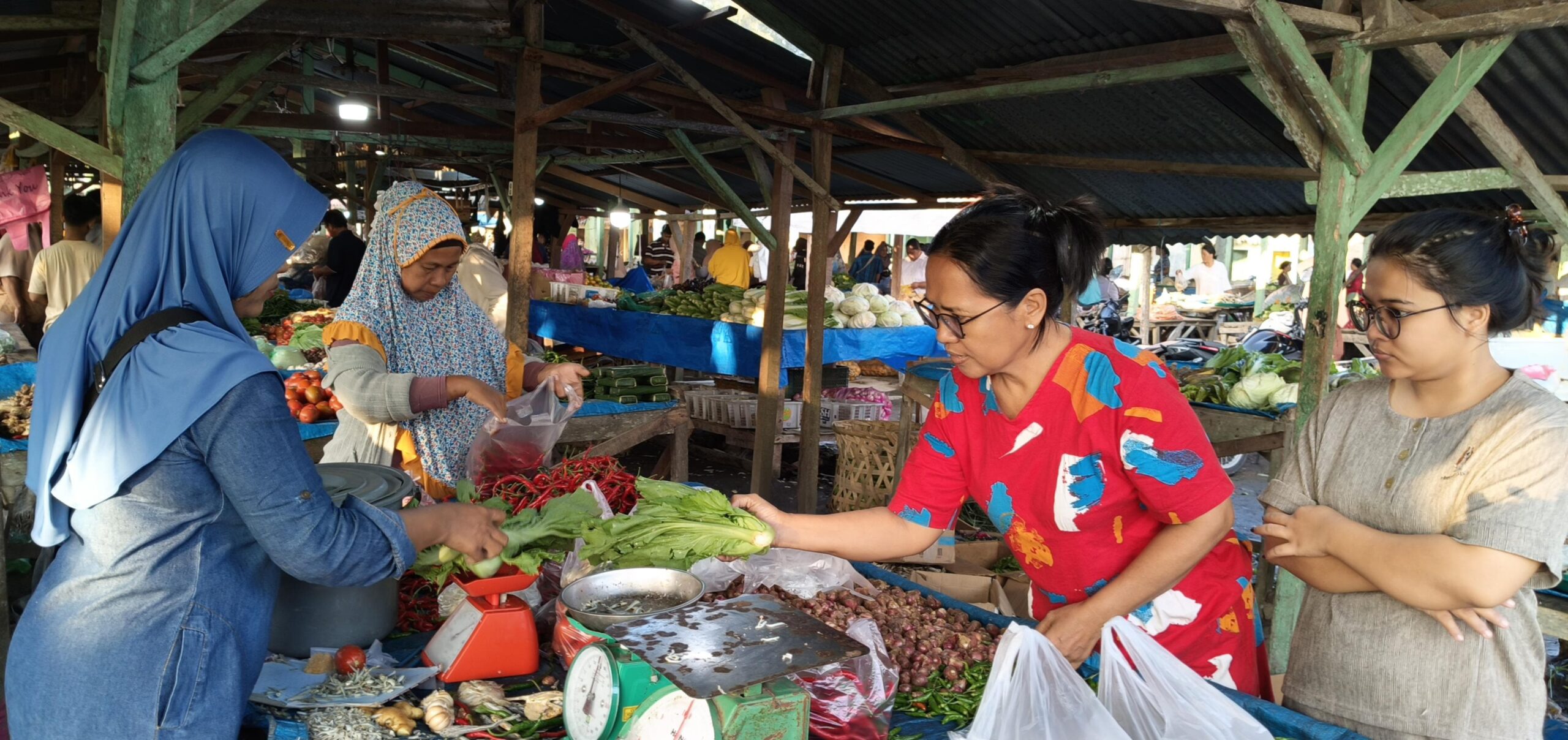 Harga Kebutuhan Pokok di Pasar Pagi Teluk Mengkudu Melonjak Jelang Tahun Baru