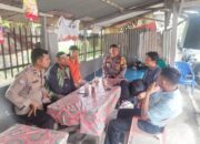 Bhabinkamtibmas Polres Tebing Tinggi Sampaikan Pesan Kamtibmas Saat Sambang Warga