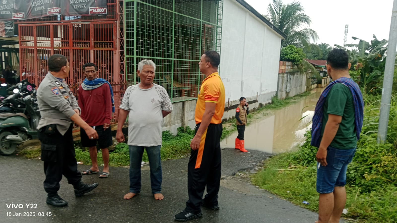 Polres Tebing Tinggi Sambang Warga Terdampak Banjir