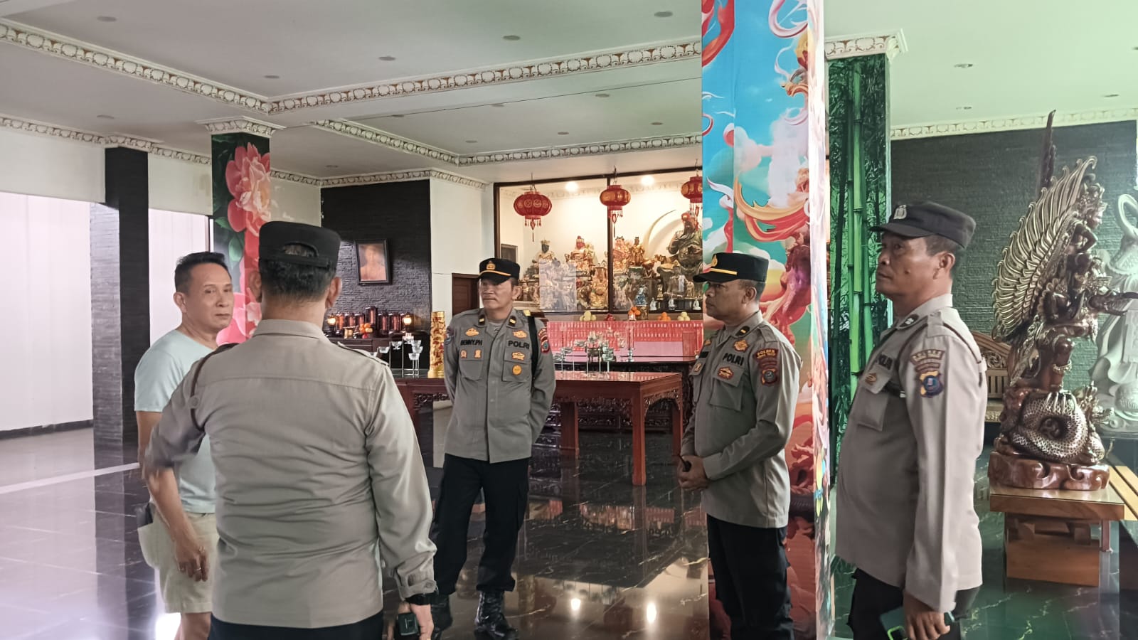 Polres Tebing Tinggi Sambangi Pengurus Vihara Darma Batama Menjelang Imlek