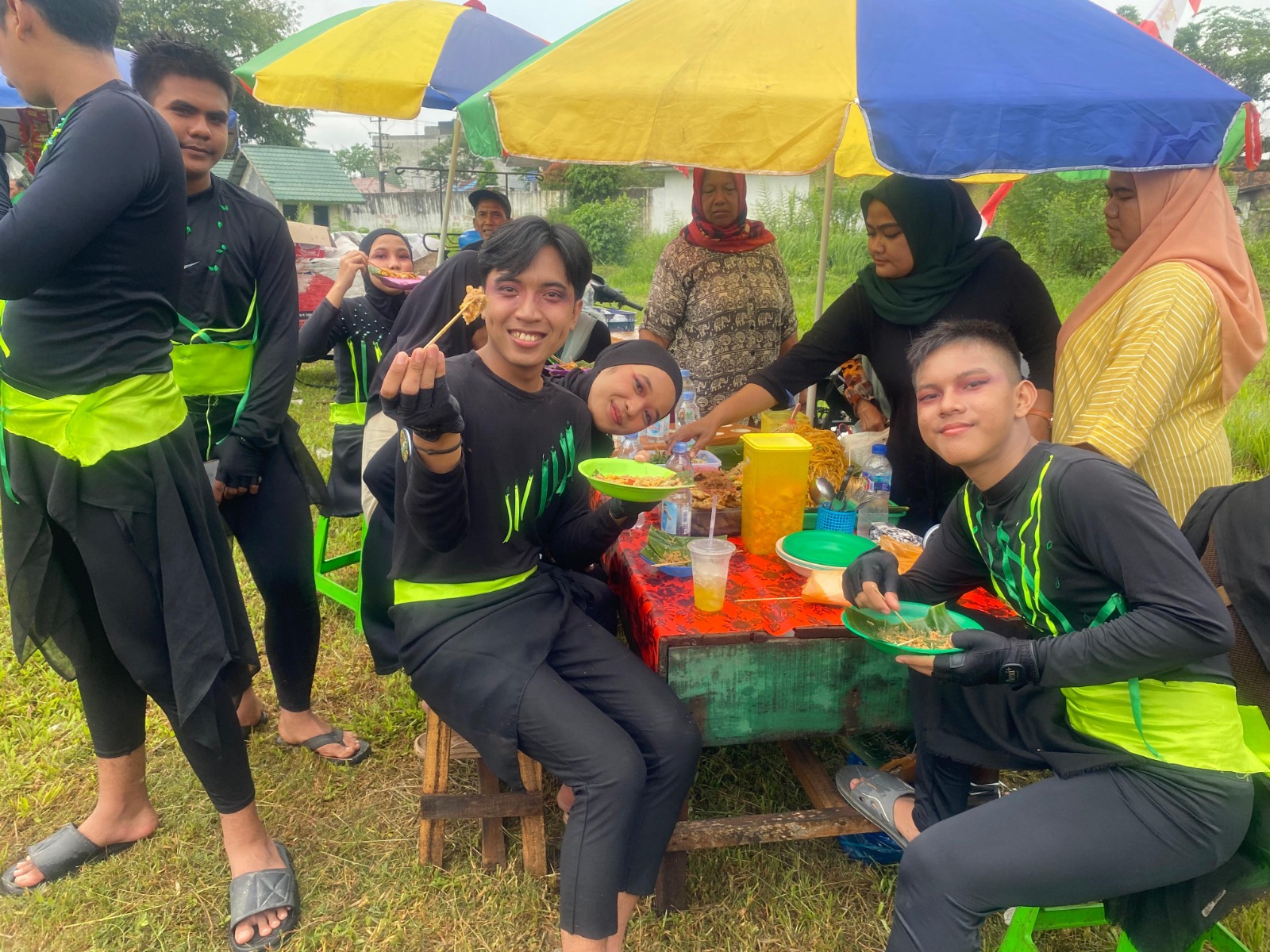 Berkah bagi penggiat UMKM puluhan pedagang hadir menjajakan dagangannya di Lapangan Segi Tiga Kecamatan Perbaungan, Sabtu-Minggu, 15-16 Februari 2025