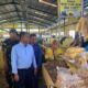 upati Serdang Bedagai (Sergai) H. Darma Wijaya memimpin inspeksi mendadak (sidak) ke pasar guna memastikan stabilitas harga Barang Kebutuhan Pokok dan Barang Penting (BAPOKTING)