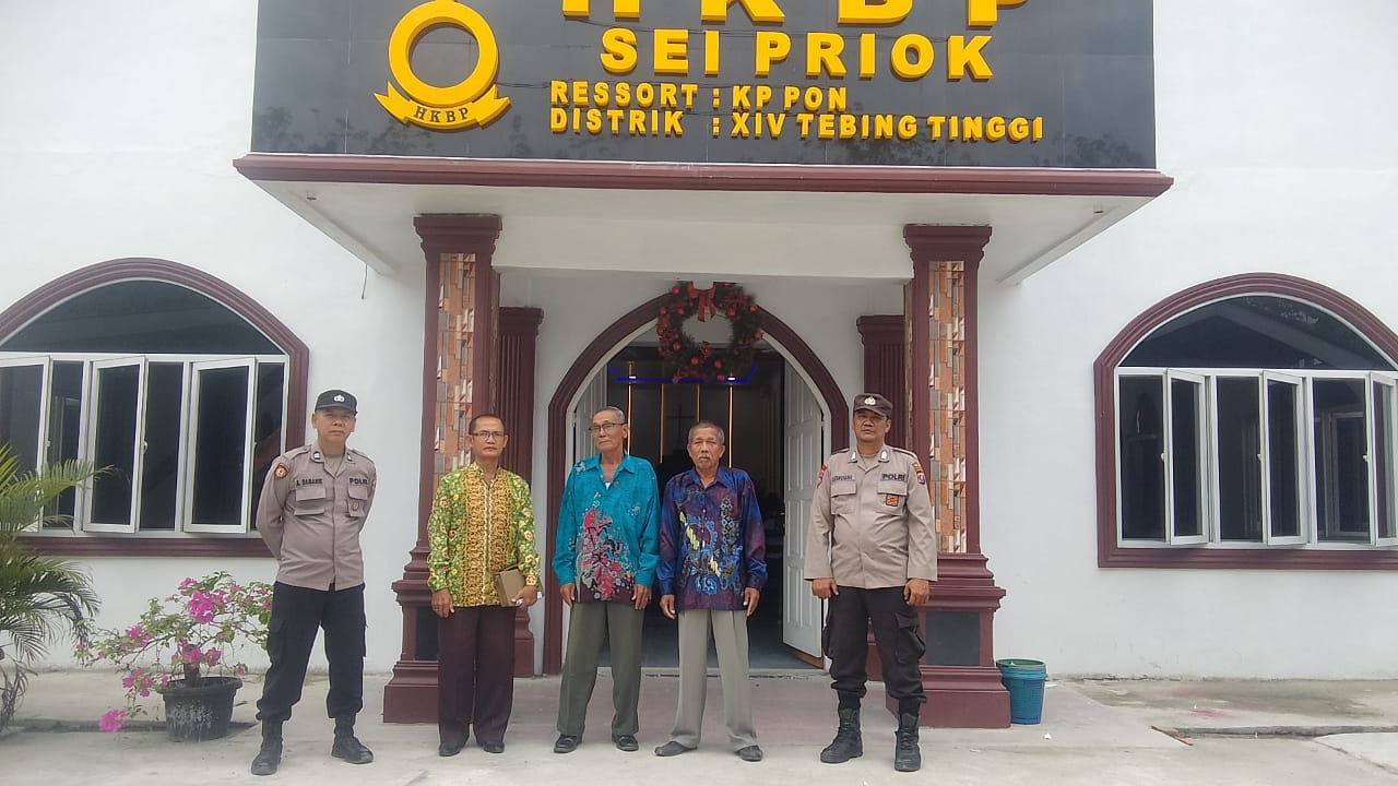 Polsek Tebing Tinggi Pengamanan Gereja, Pastikan Ibadah Berjalan Lancar