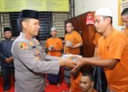 Wujud Kepedulian di Bulan Ramadhan, Kapolres Tebing Tinggi Buka Puasa Bersama Tahanan