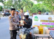 Momentum Ramadhan, Kapolres Tebing Tinggi Turun ke Jalan Bagikan Takjil