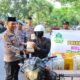 Momentum Ramadhan, Kapolres Tebing Tinggi Turun ke Jalan Bagikan Takjil
