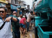 RSI Sigap Bantu Korban Banjir Bandang Parapat dengan Pasokan Air Bersih