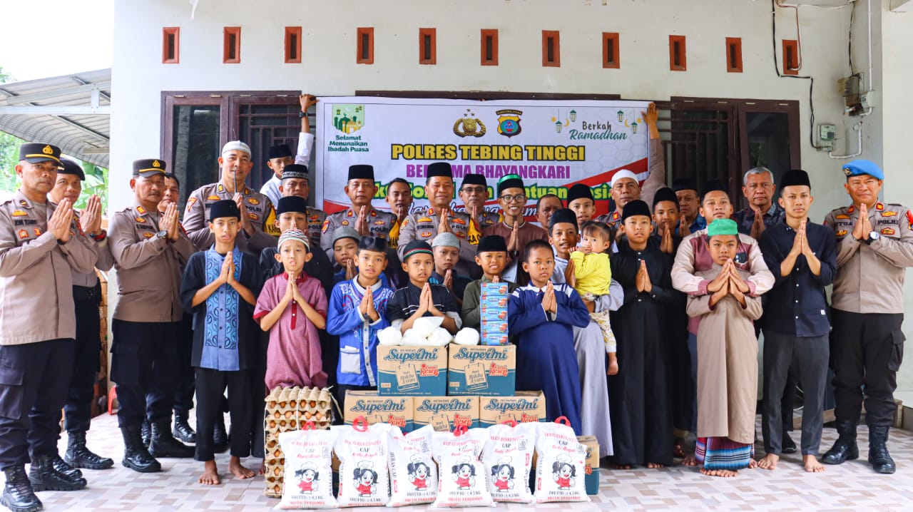 Di Panti Asuhan The Yatim Village, Polres Tebing Tinggi Bakti Sosial Bagikan Sembako