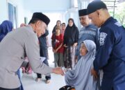 Wakapolres Tebing Tinggi Pimpin Penyaluran Zakat Fitrah Pada Kaum Mustahik