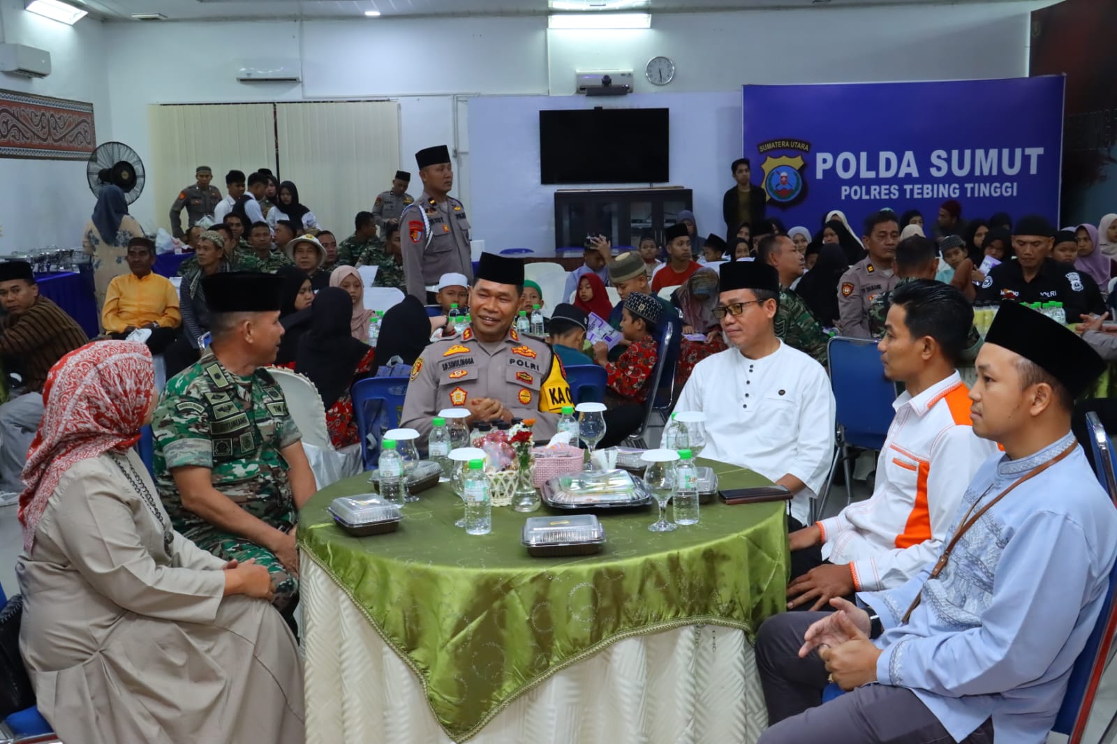 Polres Tebing Tinggi Buka Puasa Bersama Forkopimda dan Yayasan Alamanda Sekaligus Santuni Anak Yatim