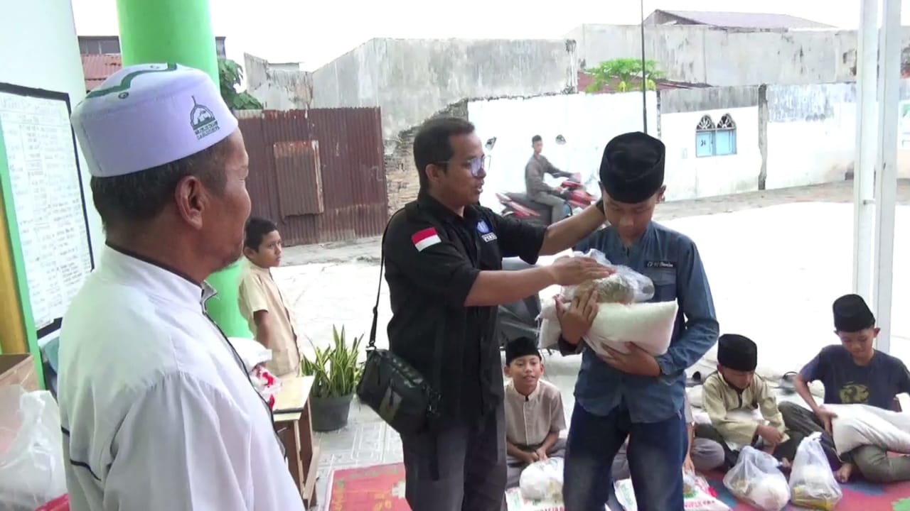 Media Peduli, Tubinnews.com Gelar Buka Puasa Bersama Anak Yatim dan Pasar Murah