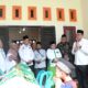 Bupati Deli Serdang, dr H Asri Ludin Tambunan dalam pesan takziahnya ketika melayat ke rumah duka Ketua Majelis Ulama (MUI) Deli Serdang, almarhum KH Amir Panatagama SPdI MPd di Jalan Sedap Malam, Gang Amal, Dusun VI, Desa Bagun Sari, Kecamatan Tanjung Morawa, Rabu (16/4/2025). (Diskominfitan Deli Serdang)
