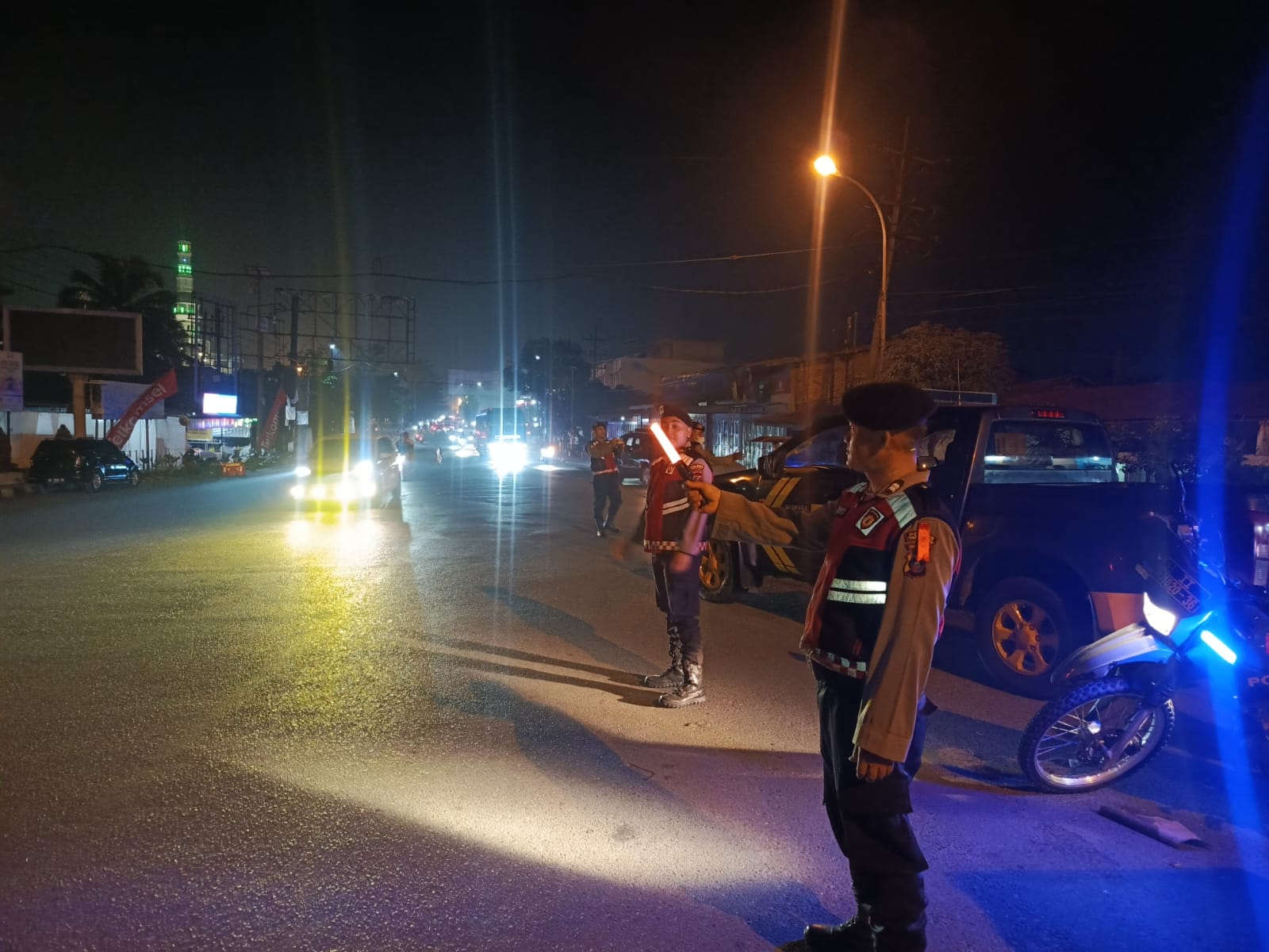Dilokasi Rawan Macet, Tim Urai Sat Samapta Polres Tebing Tinggi Lakukan Pengaturan