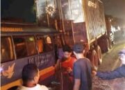 Diduga Lalai, Supir KUPJ Tabrak Fuso Parkir, 12 Penumpang Luka-Luka
