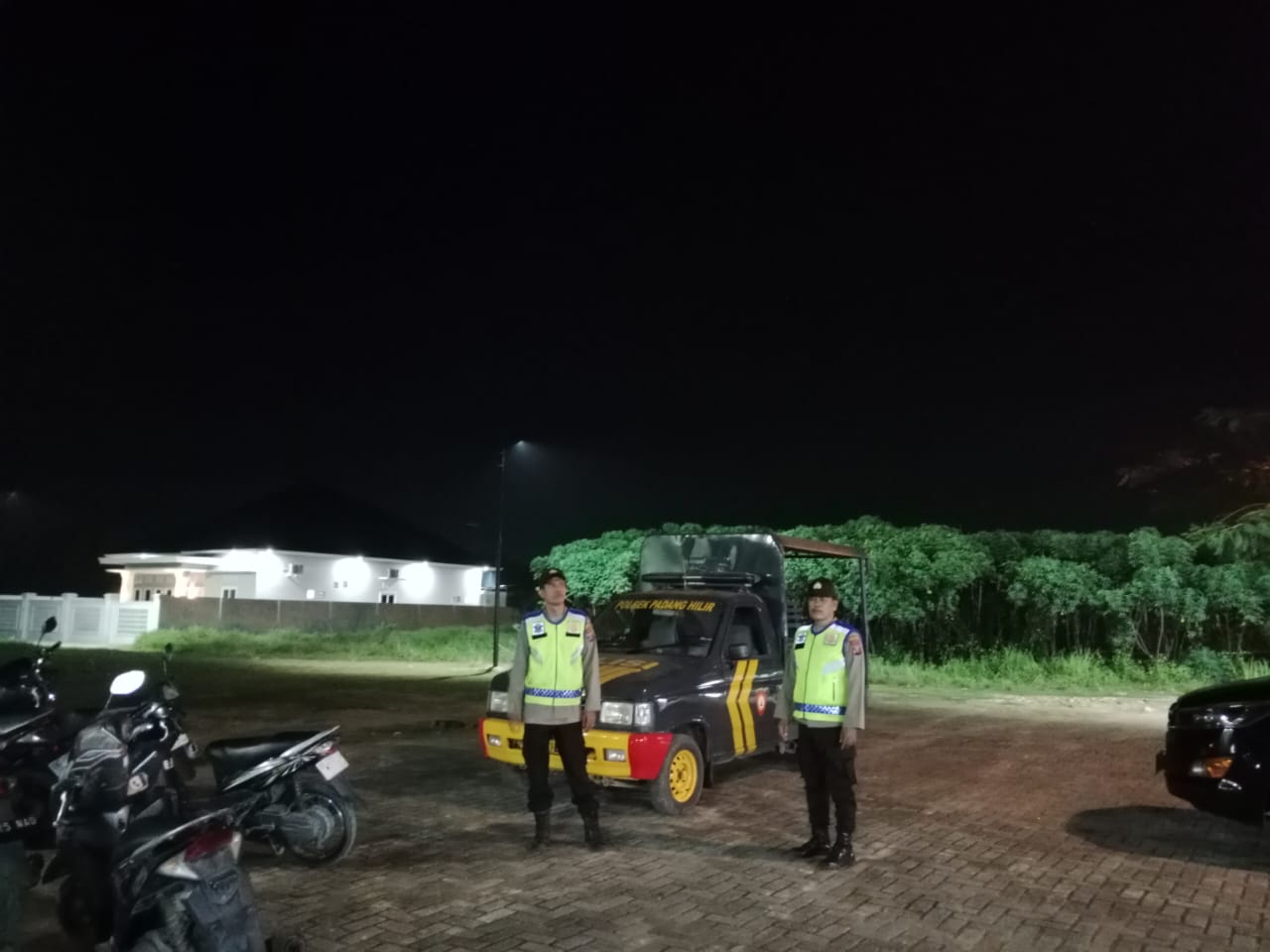 Polsek Padang Hilir Cegah Potensi Gangguan Kamtibmas Lewat Patroli Blue Light