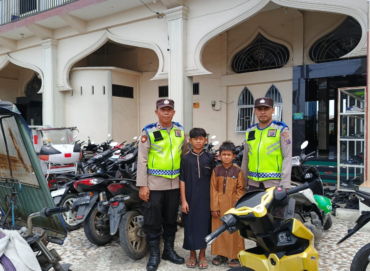 Polsek Rambutan Pantau dan Kawal Ibadah Sholat Jumat di Sejumlah Masjid