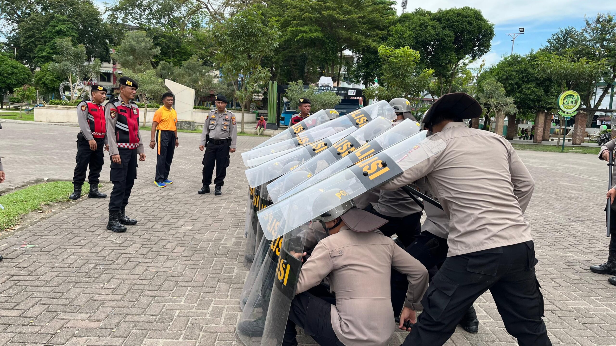 Kesiapsiagaan Jelang May Day, Sat Samapta Polres Tebing Tinggi Latihan Dalmas Rutin