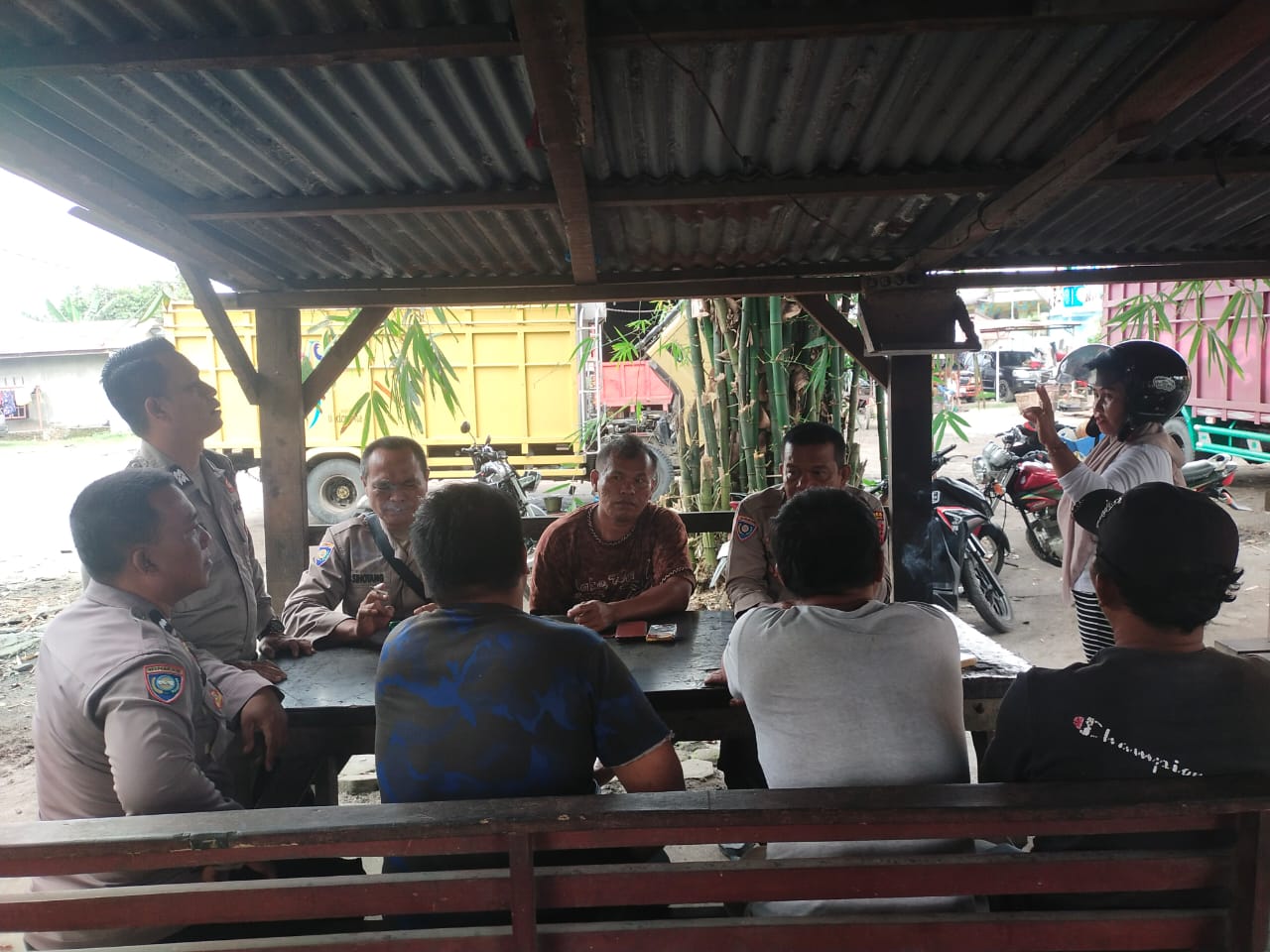 Bersama Warga, Sat Binmas Polres Tebing Tinggi Ciptakan Situasi Kamtibmas Kondusif