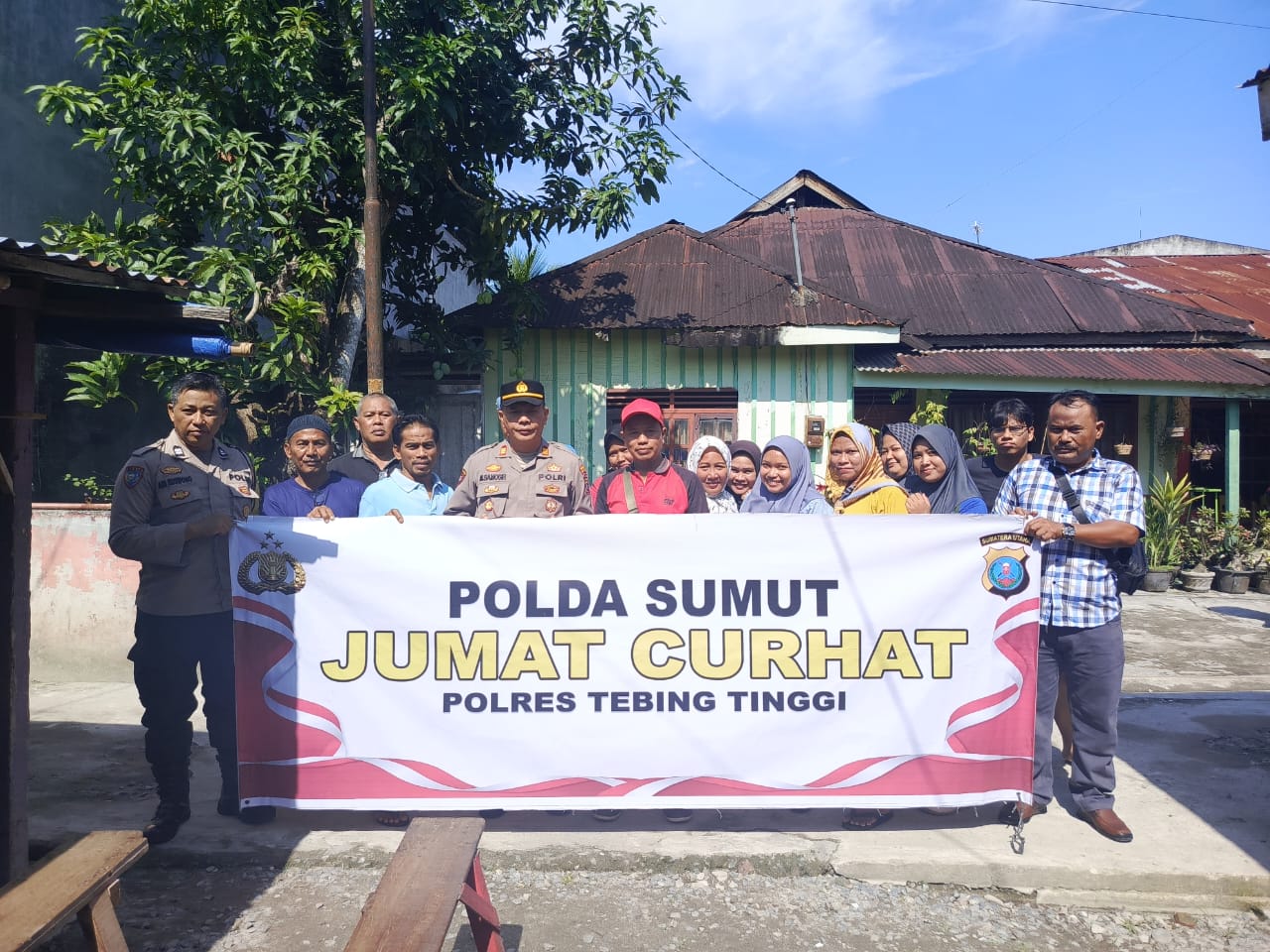 Kapolsek Padang Hulu Tampung Aspirasi Warga Saat Jumat Curhat di Bandar Sono