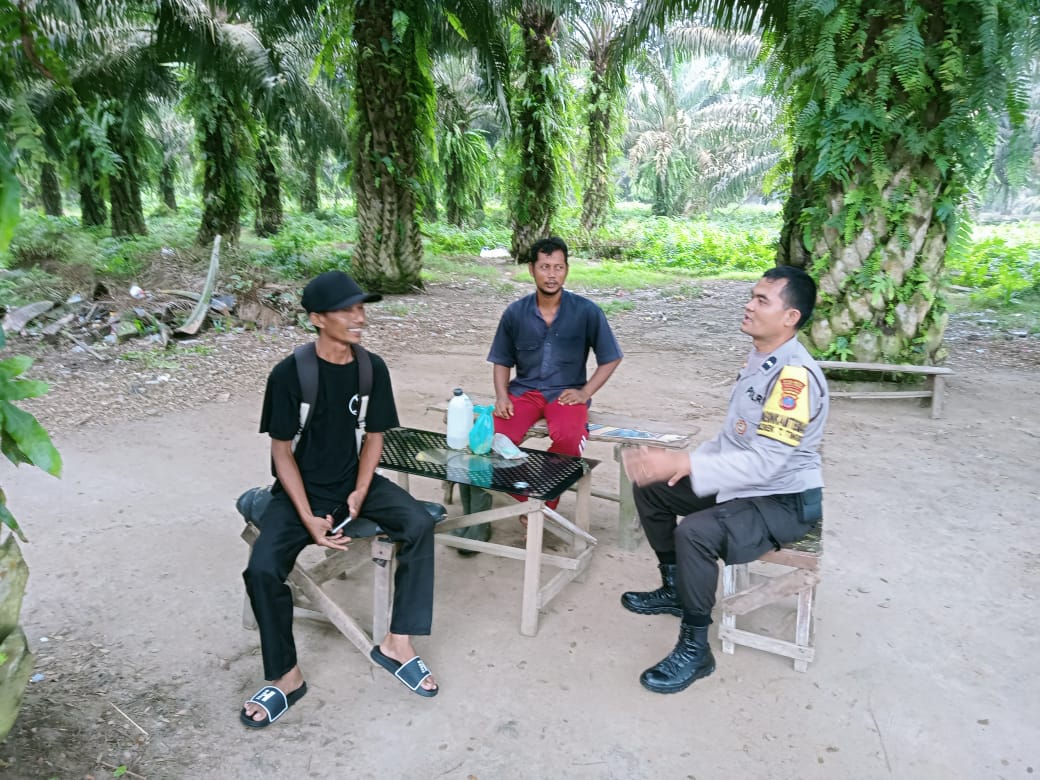 Di Desa Pertapaan, Polsek Tebing Tinggi Sampaikan Pesan Kamtibmas Pada Warga