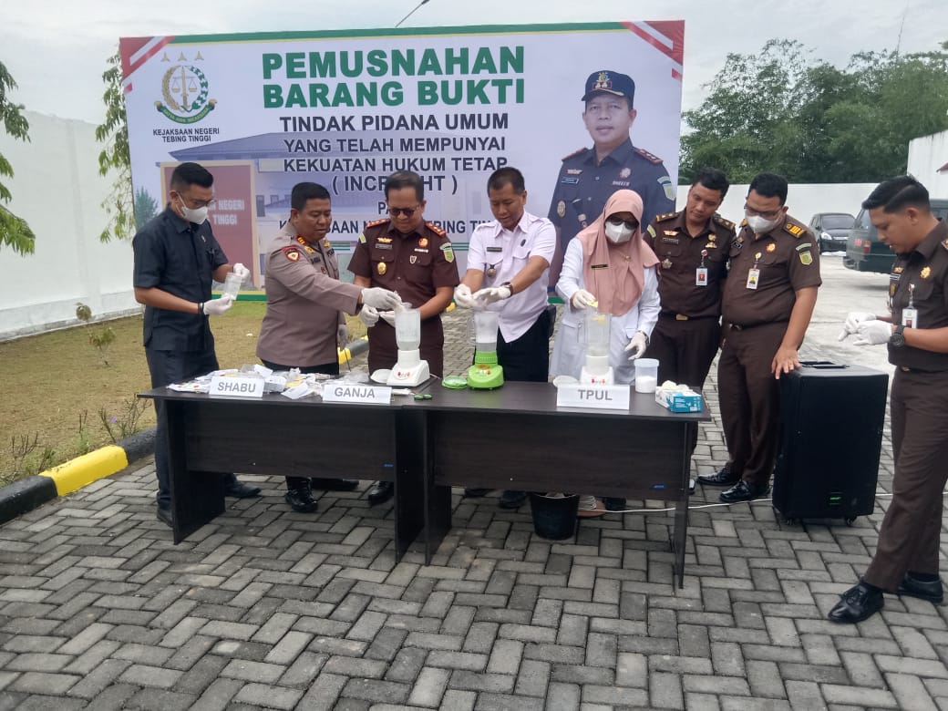 Mewakili Kapolres Tebing Tinggi, Kapolsek Rambutan Hadiri Pemusnahan Barang Bukti di Kantor Kejari