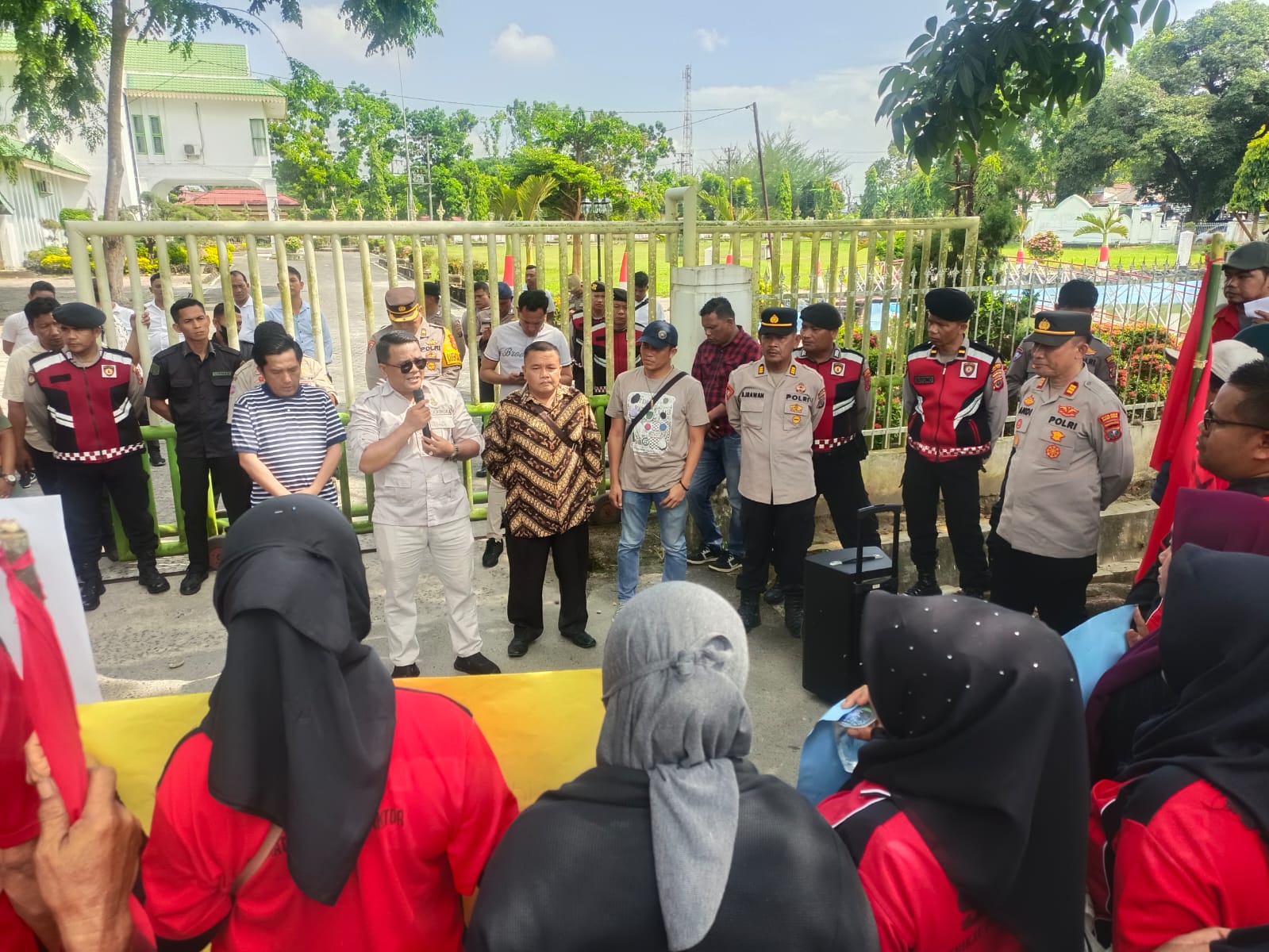 Aksi Damai Digelar SPMS Sergai, Polres Tebing Tinggi Kawal dan Beri Pengamanan Ketat