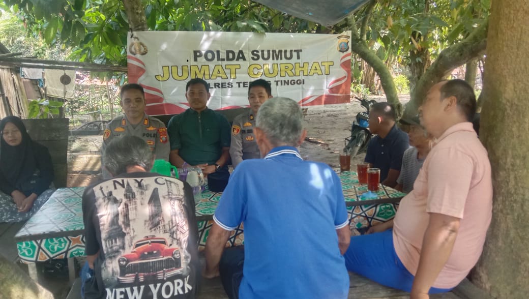 Polsek Tebing Tinggi Jadikan Jumat Curhat Untuk Mempererat Hubungan Dengan Masyarakat