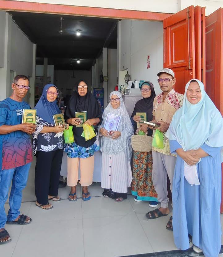 Ratusan Lansia Serdang Bedagai Terima Kacamata Baca Gratis dari Klinik Prata Masa Hati
